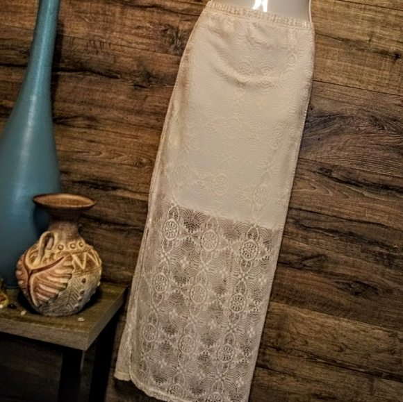 Bobby Brooks Skirt Size XL Maxi Lace Lined Slit - Picture 3 of 8